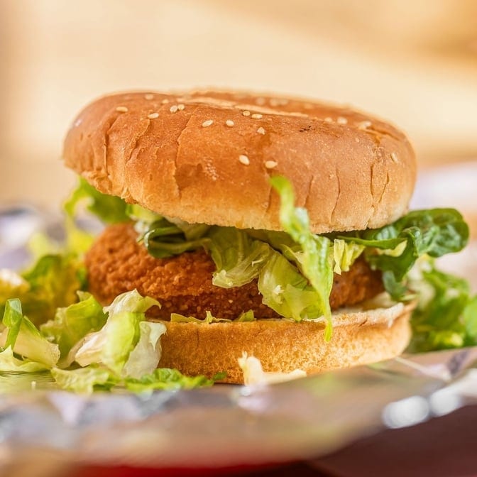 Chicken Sandwich W/fries.